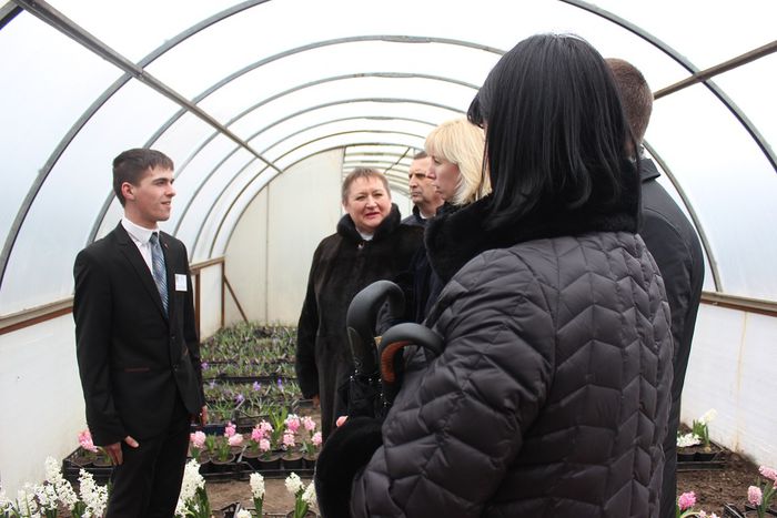 На фото: вице-губернатор А.А. Минькова посетила Новолеушковскую школу-интернат