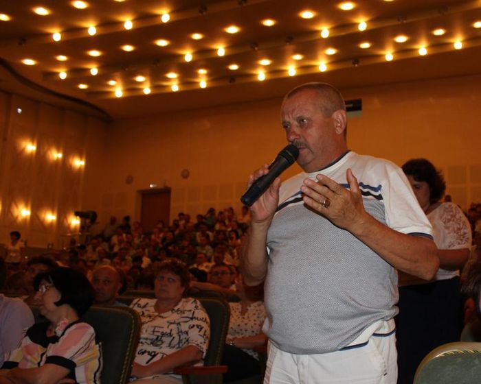В ходе рабочей встречи губернатор Краснодарского края пообщался с жителями Павловского района