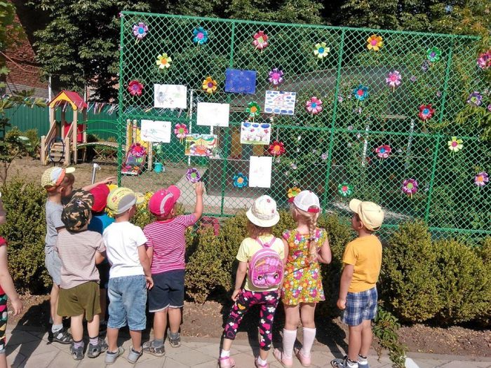 На фото: летнее оздоровление детей в детских садах