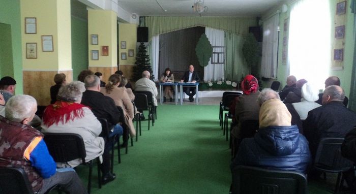 На фото: сход граждан в Старолеушковском сельском поселении