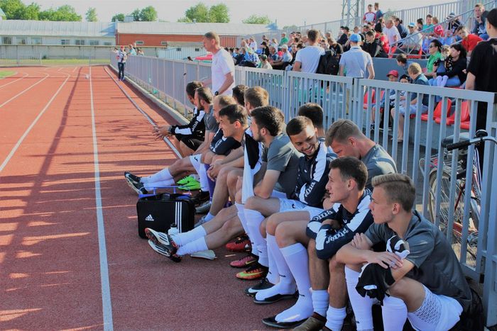 На фото: футбольный матч между «Кубань Холдинг» и майкопской «Дружба-2»