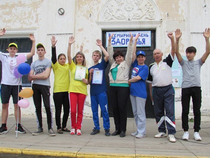 На фото: участники марафона в Новопластуновском поселении