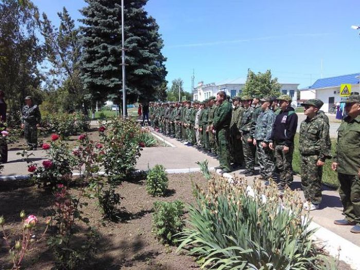 На фото: пограничники Незамаевского поселения отметили свой профессиональный праздник