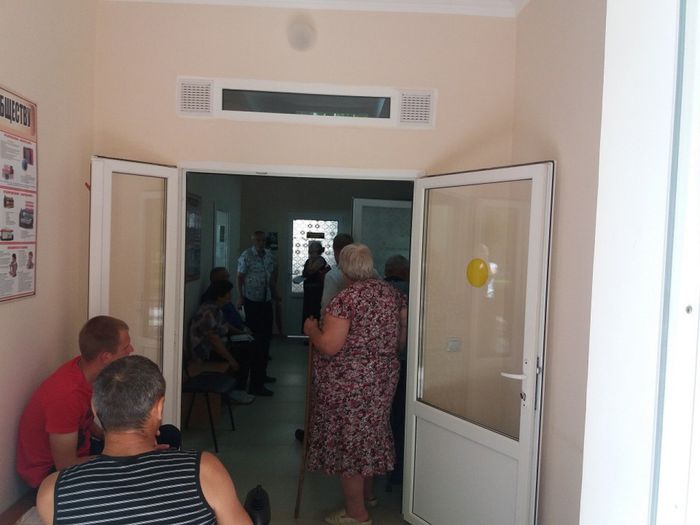 На фото: выездной прием врачей МБУЗ ЦРБ в Новопластуновском поселении