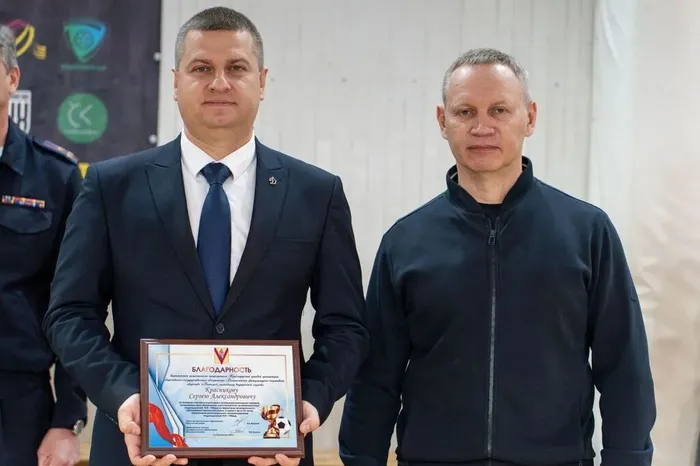 photo_5228719205522283166_y