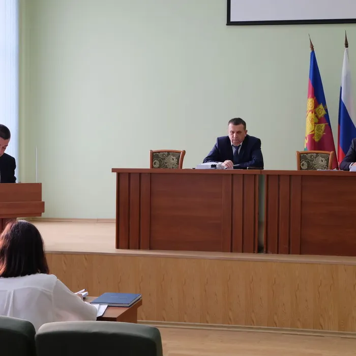 Заседание депутатских комиссий и сессия Совета