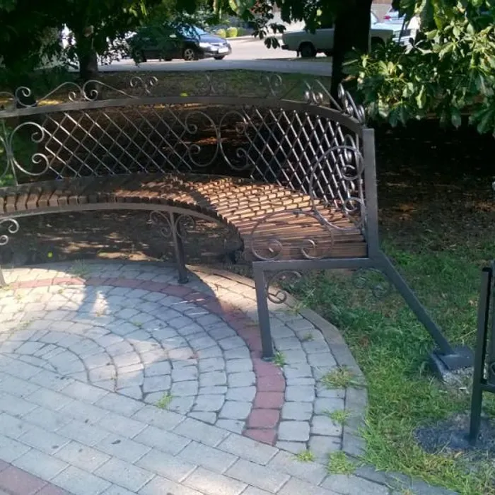 Ремонт скамеек и урн