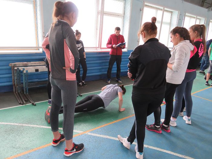 ученики 11 классов Павловского района сдающие норы ГТО