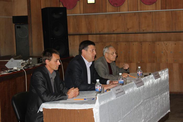 На фото:Внеочередная сессия Совета Атаманского сельского поселения