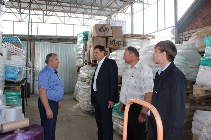 На фото: посещение завода по производству пищевой пленки ИП Походин