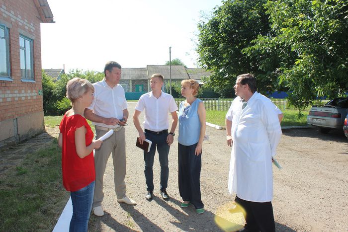 На фото:Выездной прием в Новопетровском сельском поселении
