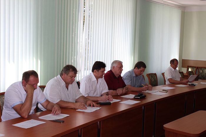 На фото: заседание постоянных депутатских комиссий Совета муниципального образования Павловский район