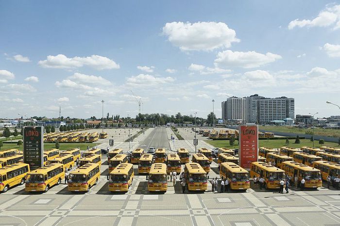 Фото Пресс-службы администрации Краснодарского края) получение школьных автобусов