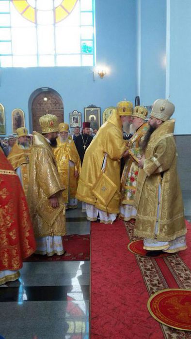На фото: Епископ Тихорецкий и Кореновский принимает поздравления