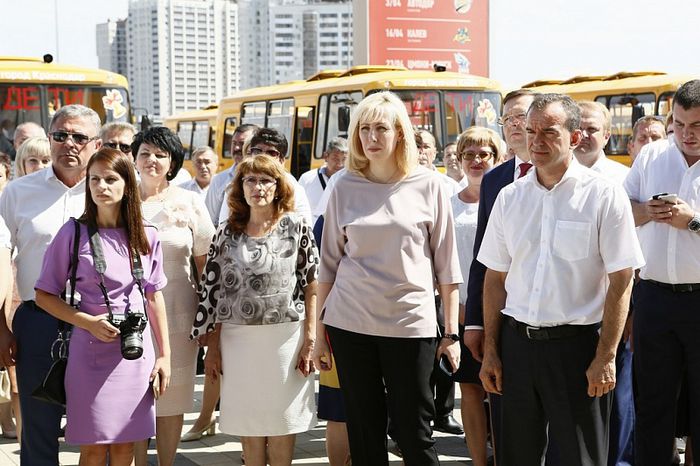 Фото Пресс-службы администрации Краснодарского края) получение школьных автобусов