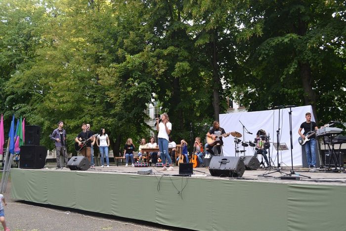 На фото: День семейного отдыха в центральном парке ст. Павловской