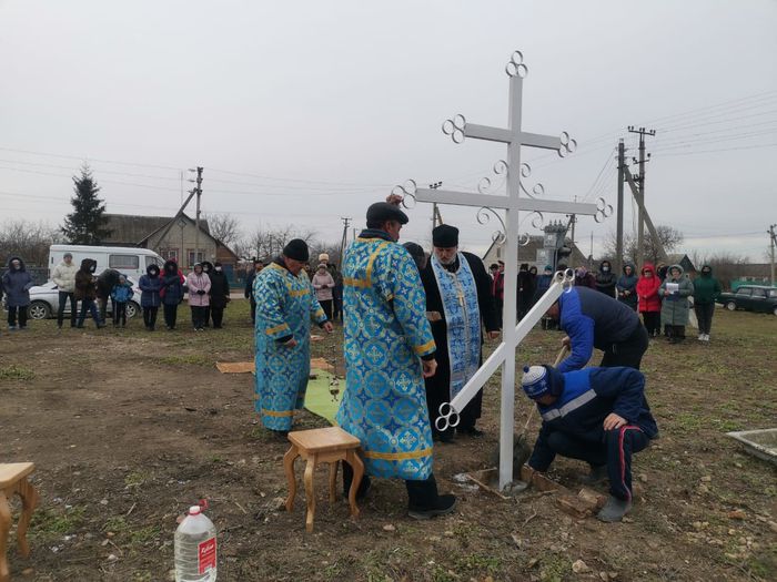 На месте будущего строительства храма установлен поклонный крест