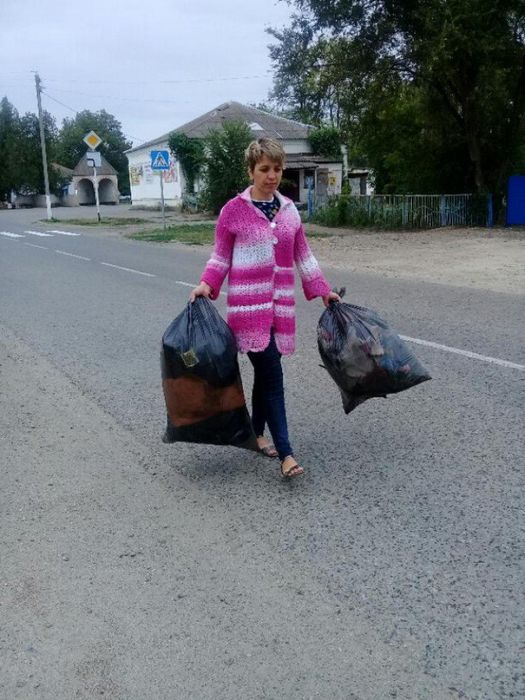 На фото: субботник в сельских поселениях Павловского района