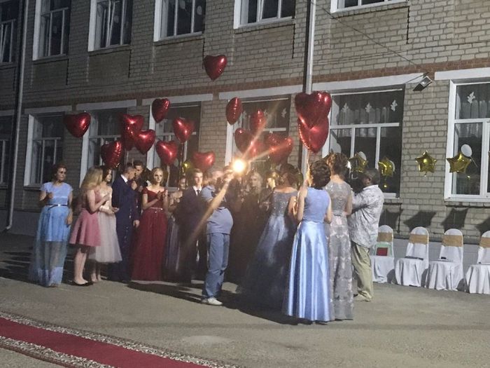 На фото: выпускные вечера в школах Павловского района