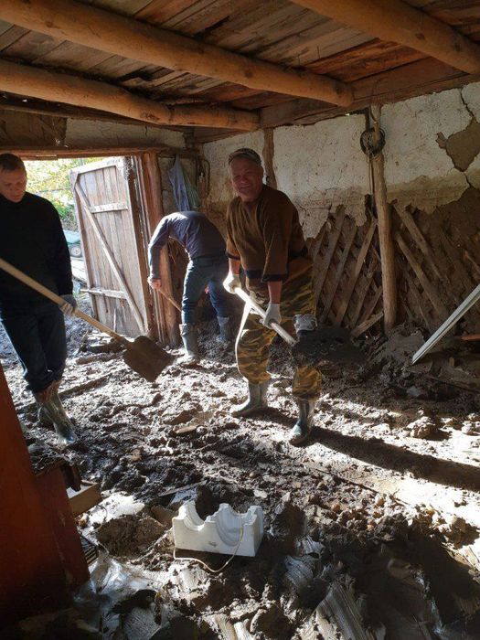 На: фото: павловчане помогают Хадыженску