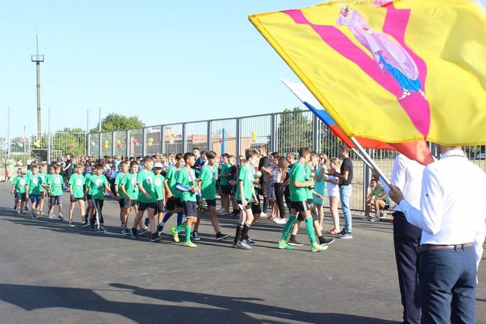 На фото: торжественное открытие спортплощадки в школе №15