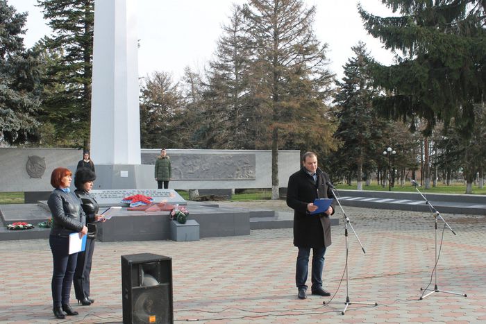 На фото: памятные мероприятия в честь годовщины освобождения ст. Старолеушковской от немецко-фашистских захватчиков