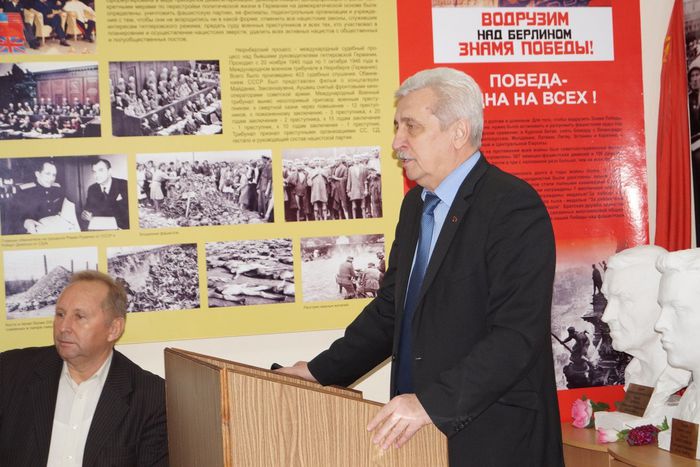 На фото: депутат Госдумы Н.И. Осадчий посетил Павловский район