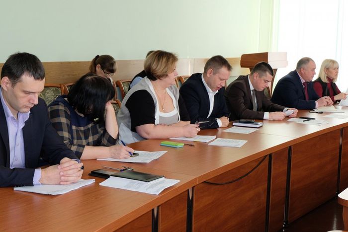 На фото: заседание депутатских комиссий